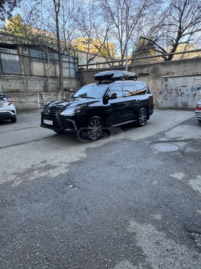 Lexus LX 570 - фото 1