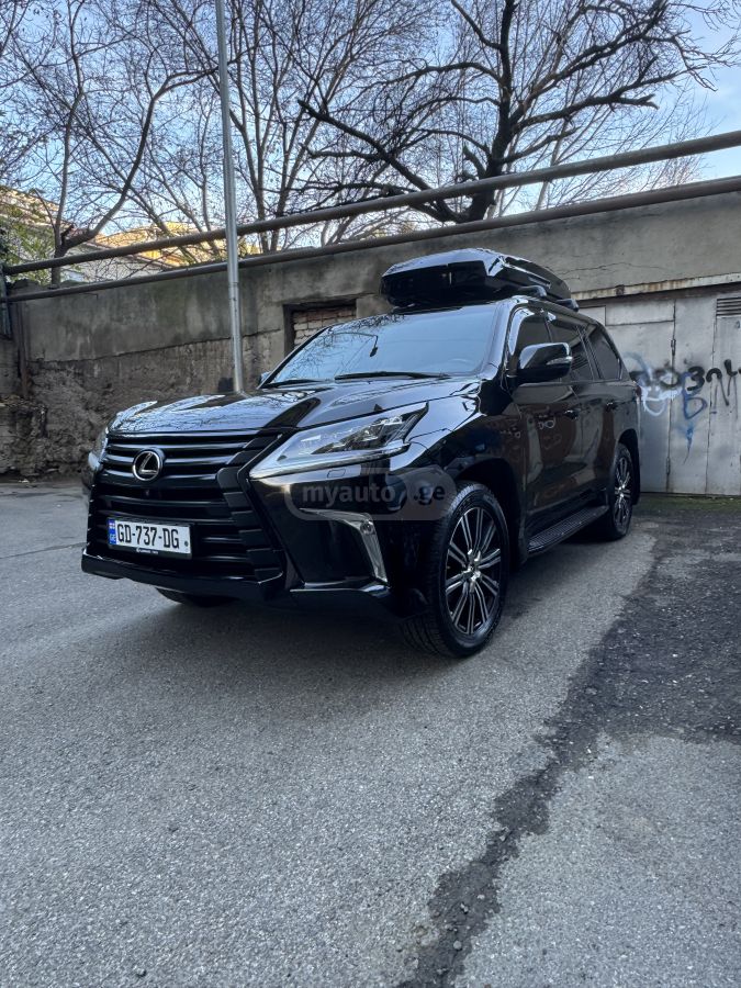 Lexus LX 570 - фото 3