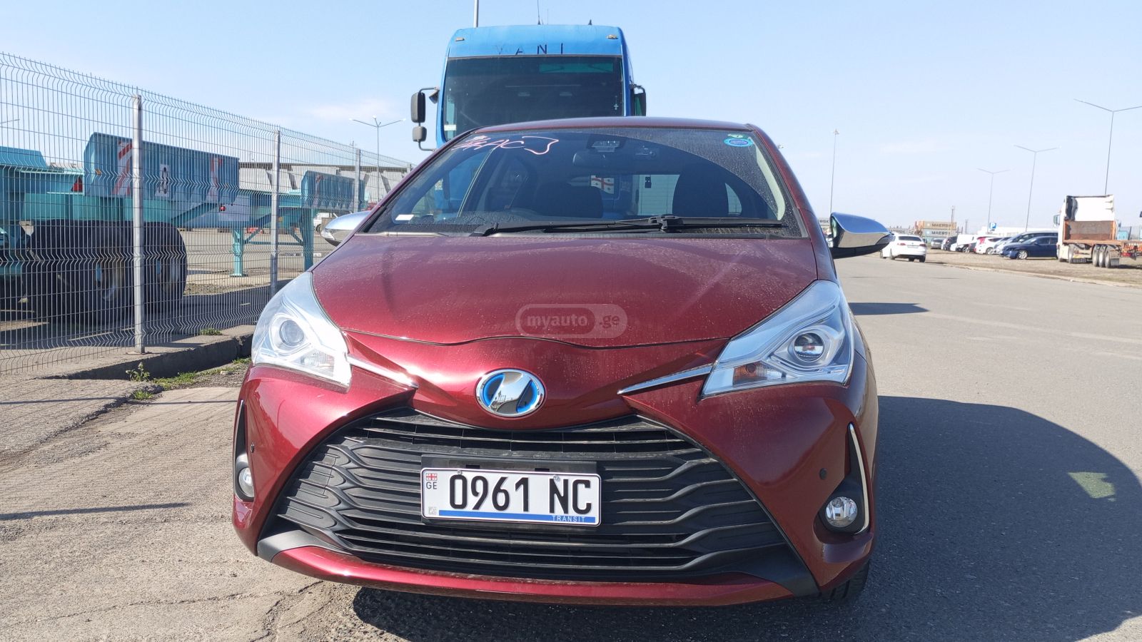 Toyota Vitz - фото 1