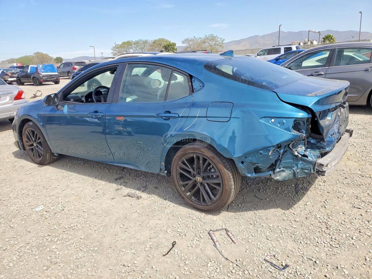 Toyota Camry SE 2025 — миниатюра 2