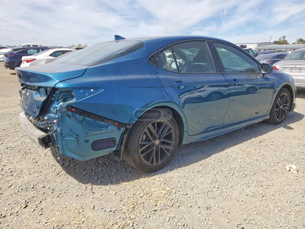 Toyota Camry SE 2025 — миниатюра 3