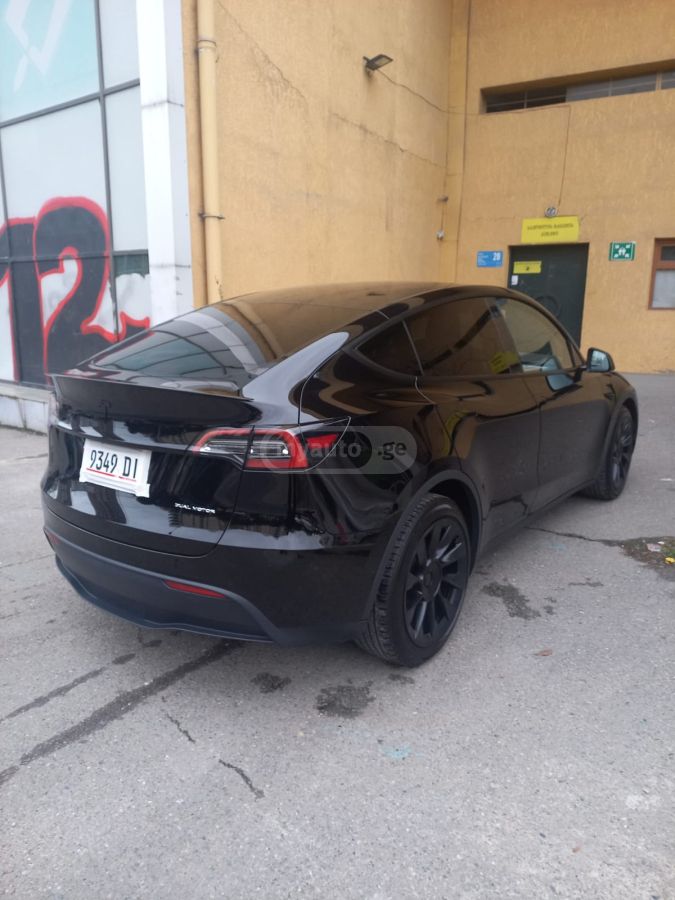 Tesla Model Y - фото 3