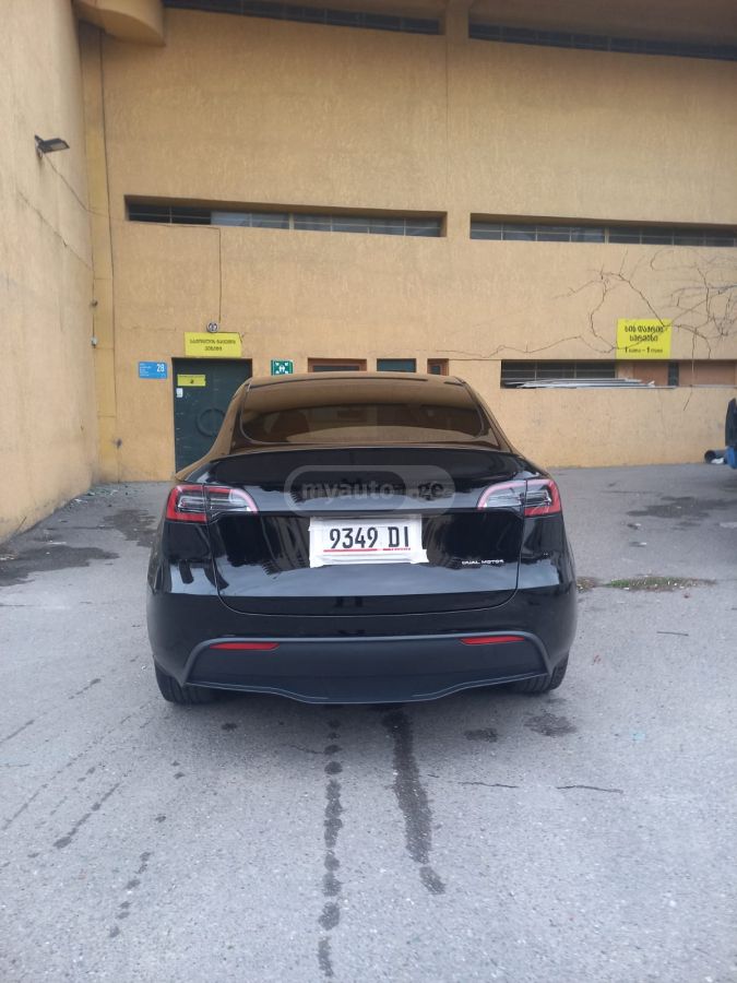 Tesla Model Y - фото 5