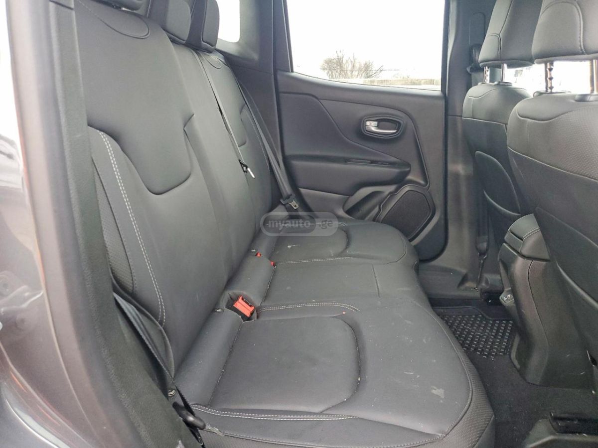 Jeep Renegade - фото 10