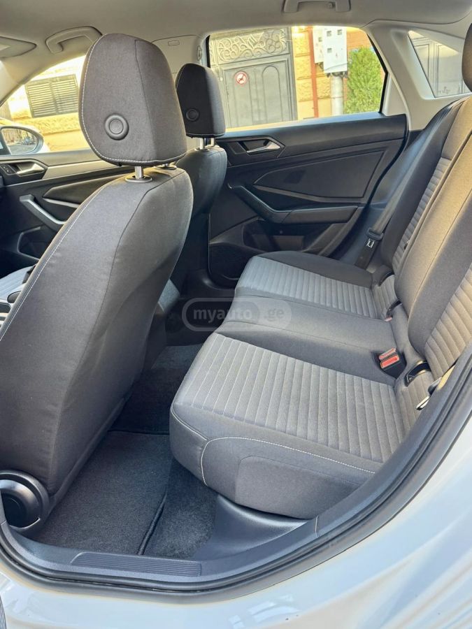 Volkswagen Jetta - фото 11