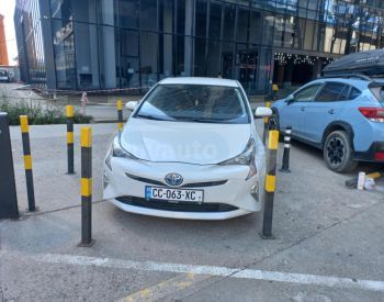 Toyota Prius - фото 1