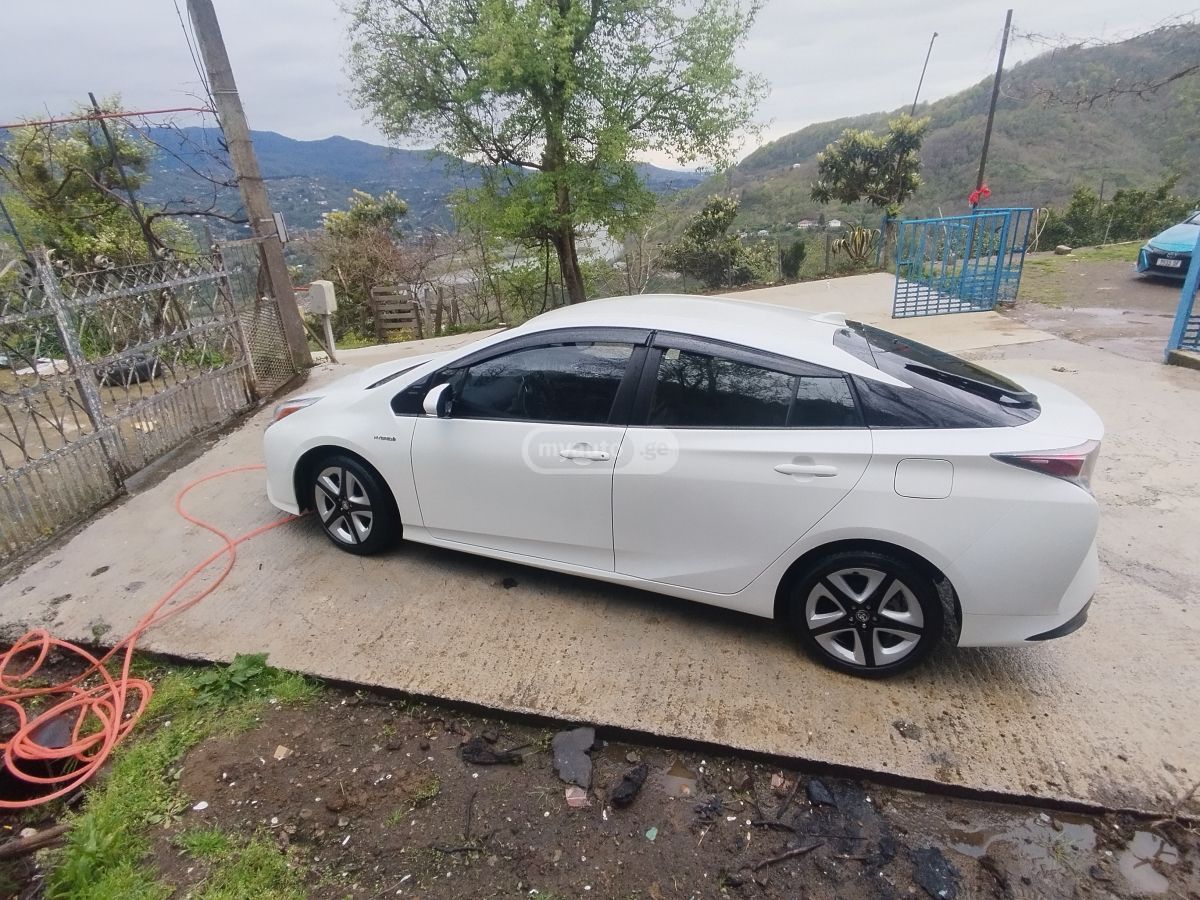 Toyota Prius - фото 3