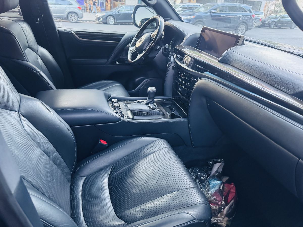 Lexus LX 450 - фото 2