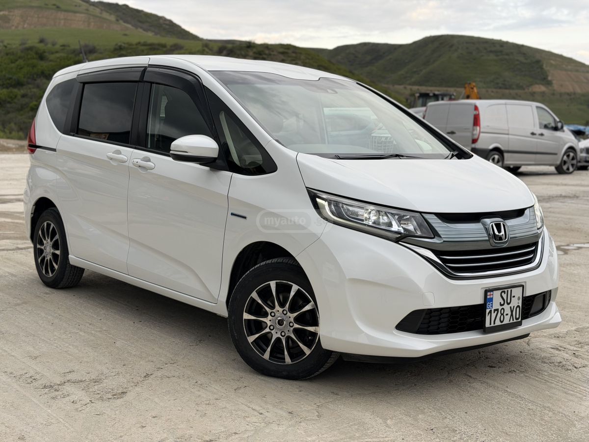 Honda Freed - фото 1