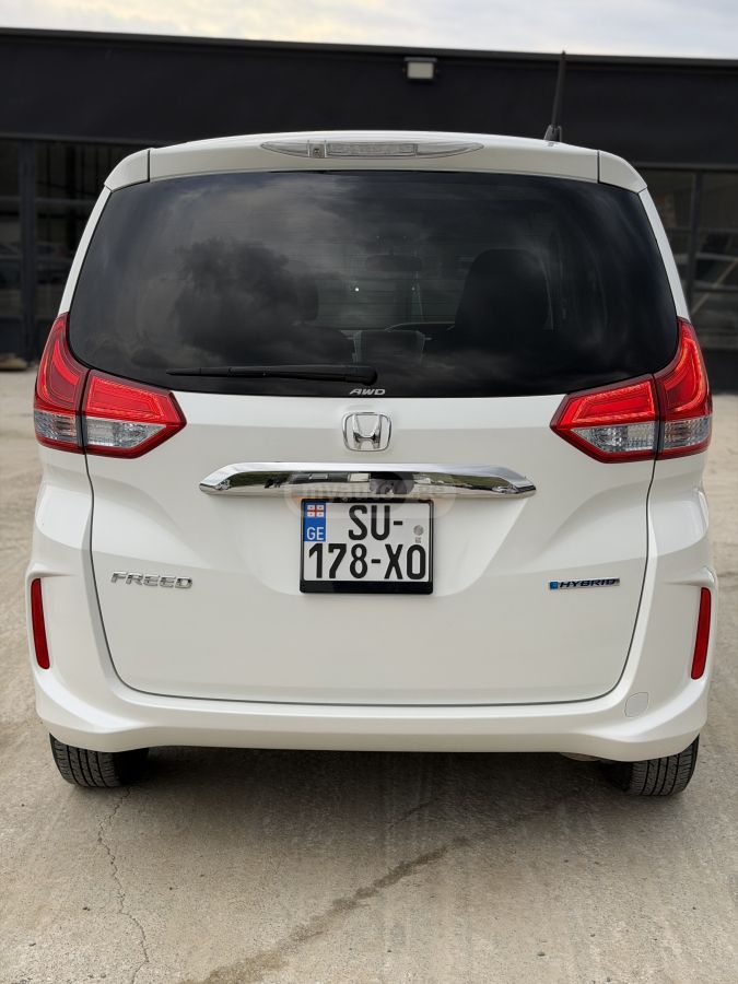 Honda Freed - фото 6