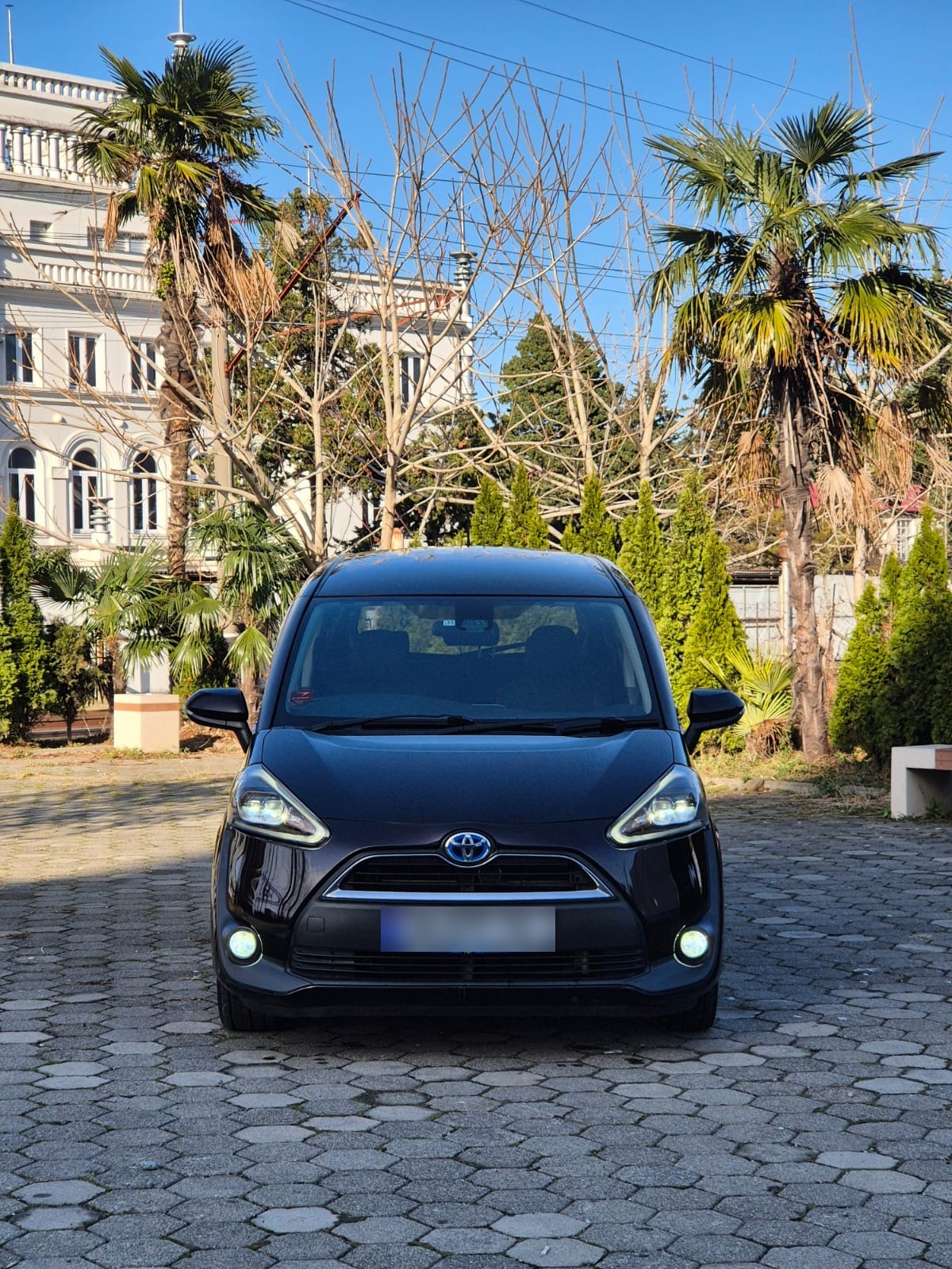 Toyota Sienta - фото 9