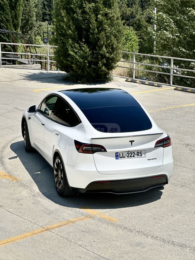 Tesla Model Y - фото 2
