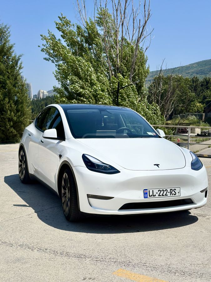Tesla Model Y - фото 7