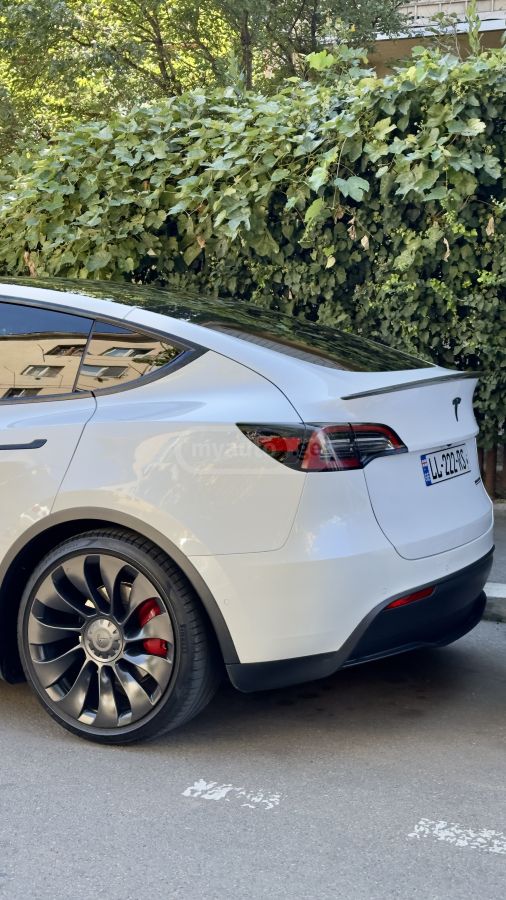 Tesla Model Y - фото 9