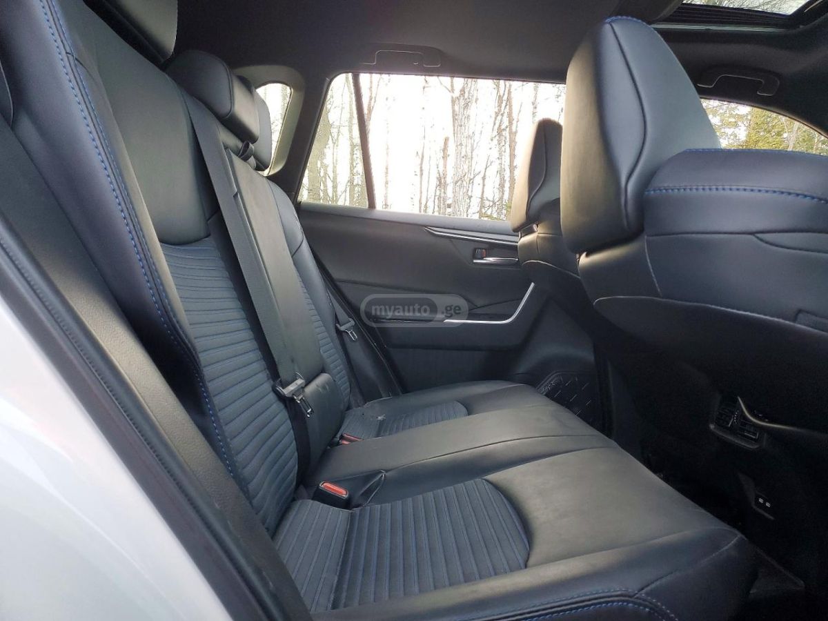 Toyota RAV 4 - фото 11