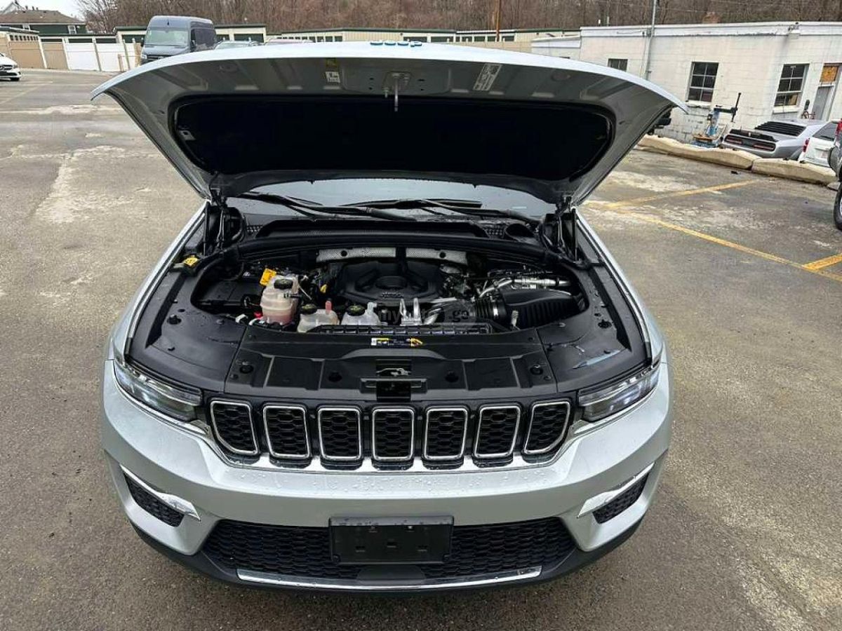 Jeep Grand Cherokee - фото 8