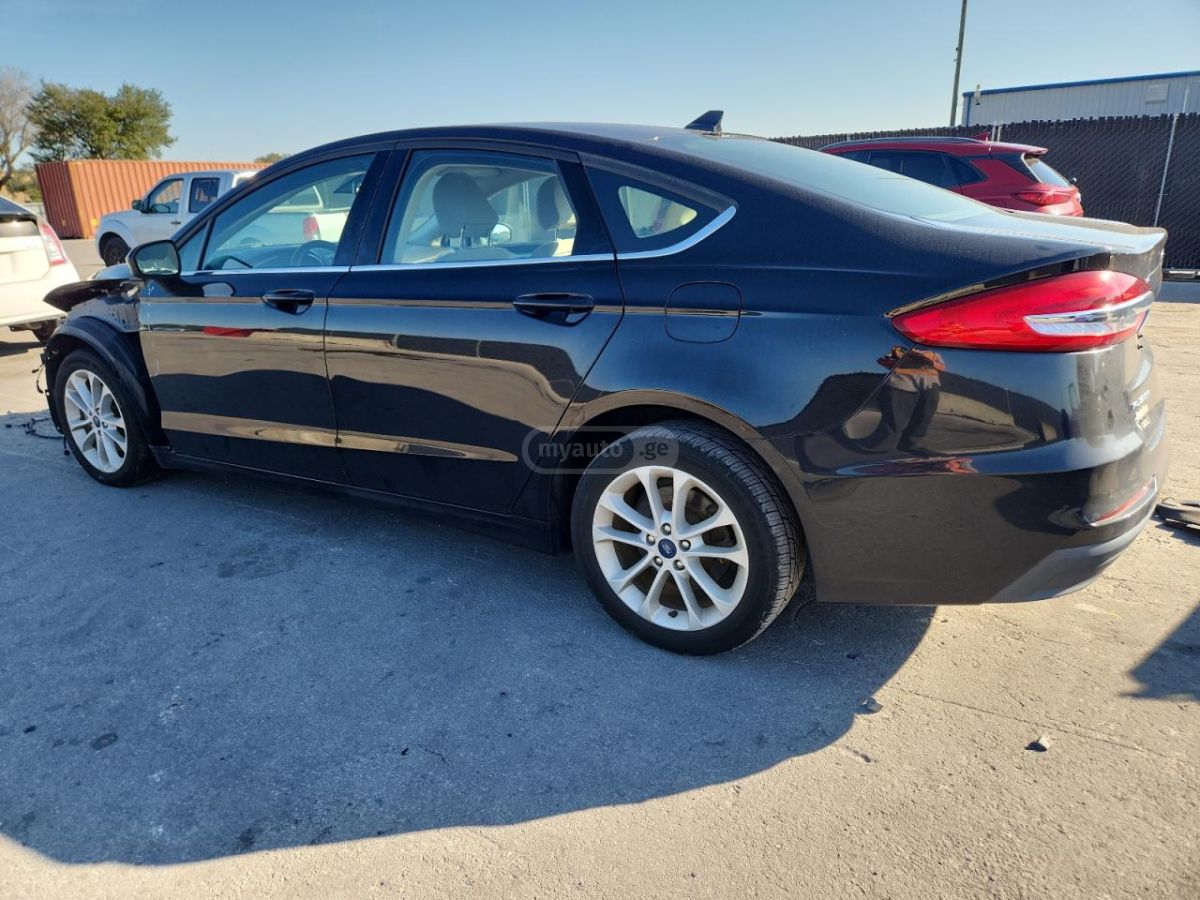 Ford Fusion - фото 2