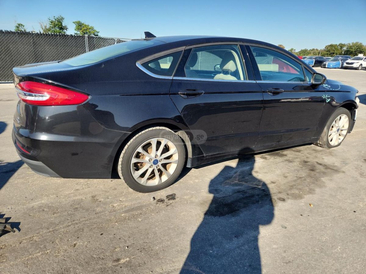 Ford Fusion - фото 3