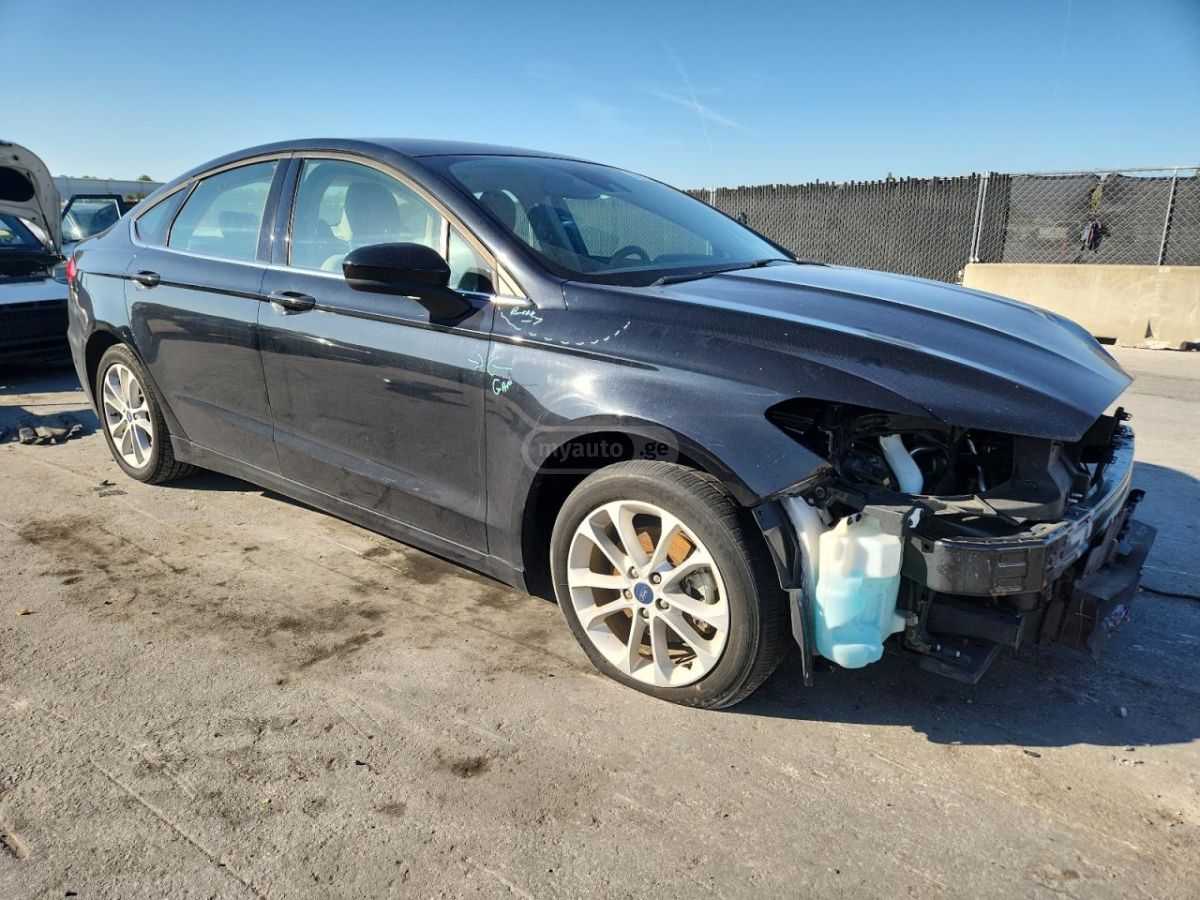 Ford Fusion - фото 4