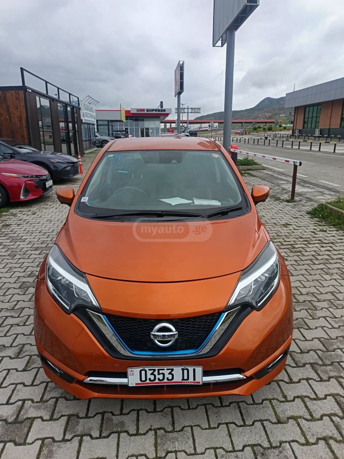 Nissan Note - фото 1
