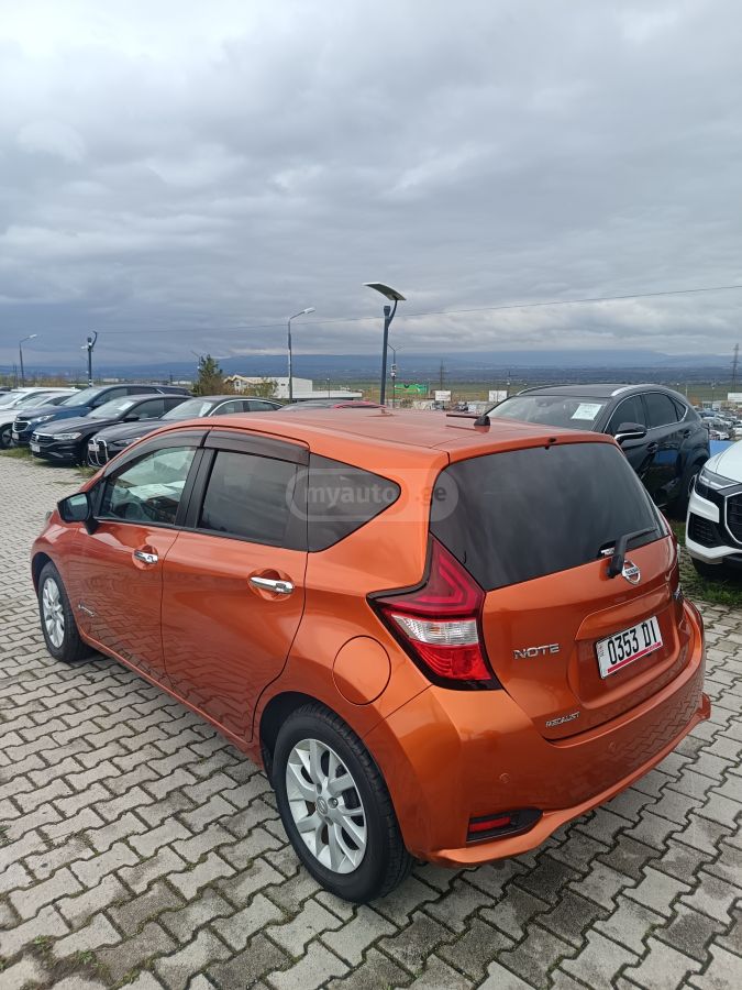 Nissan Note - фото 2