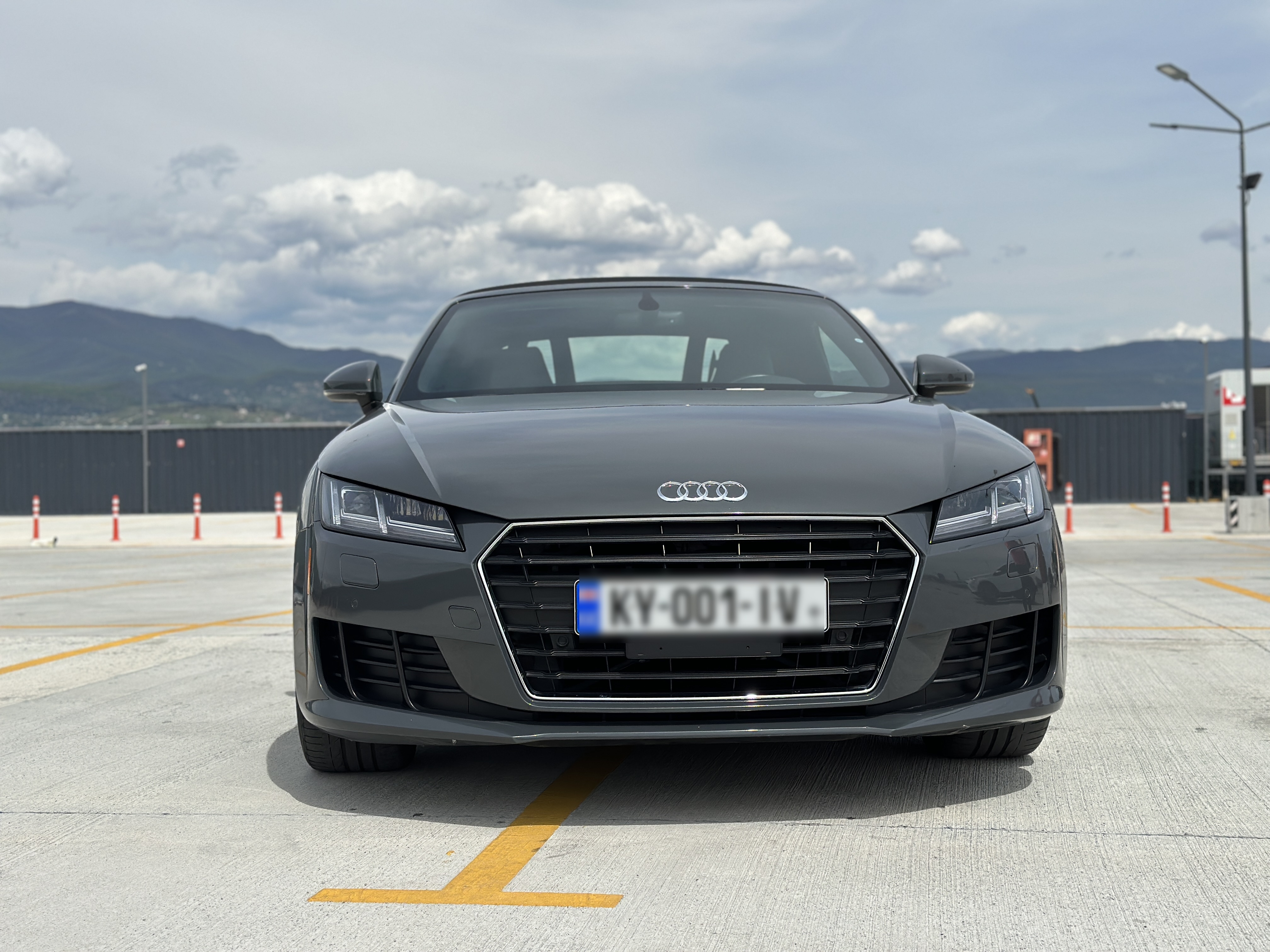 Audi TT - фото 1