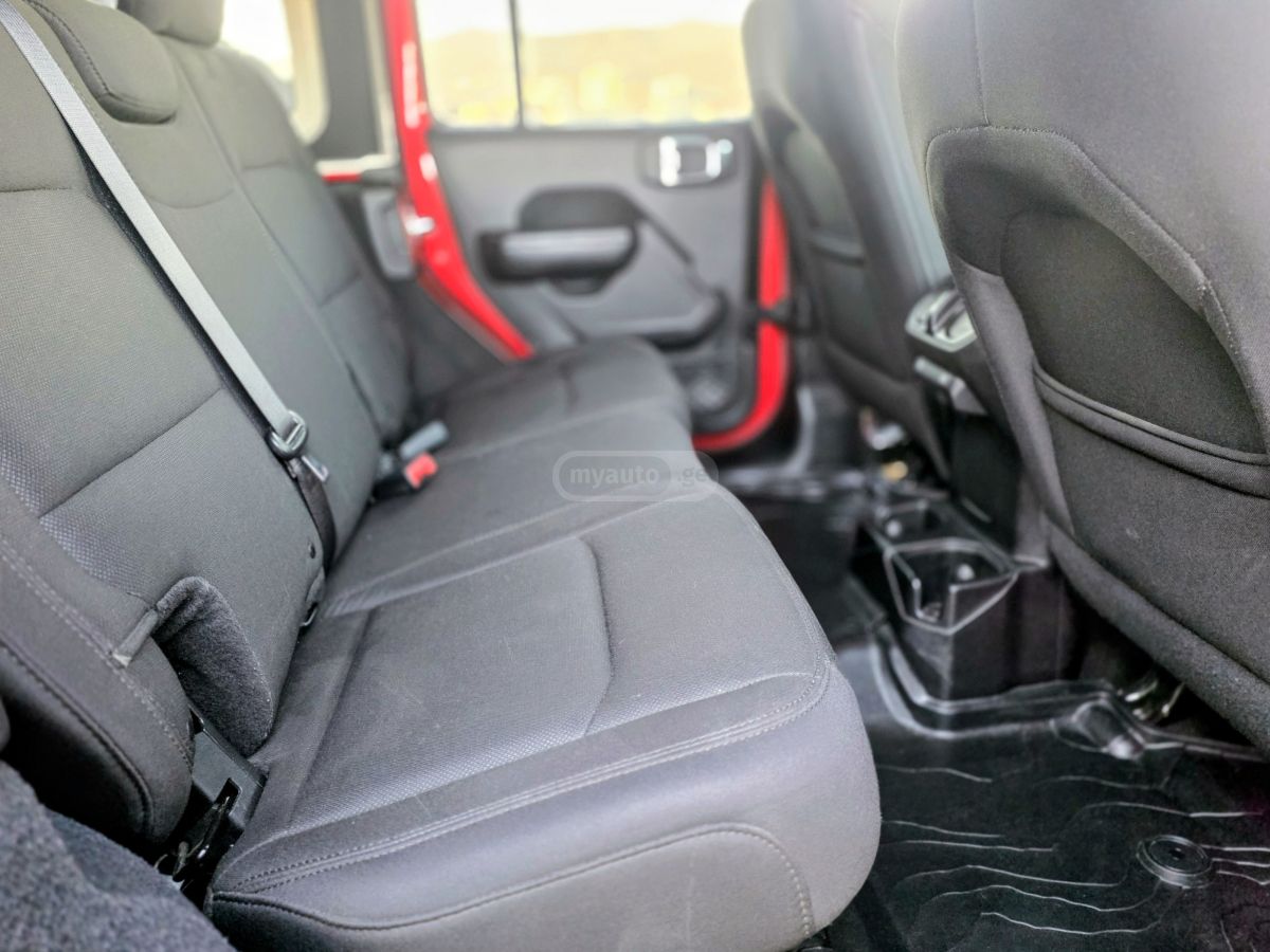 Jeep Wrangler - фото 9