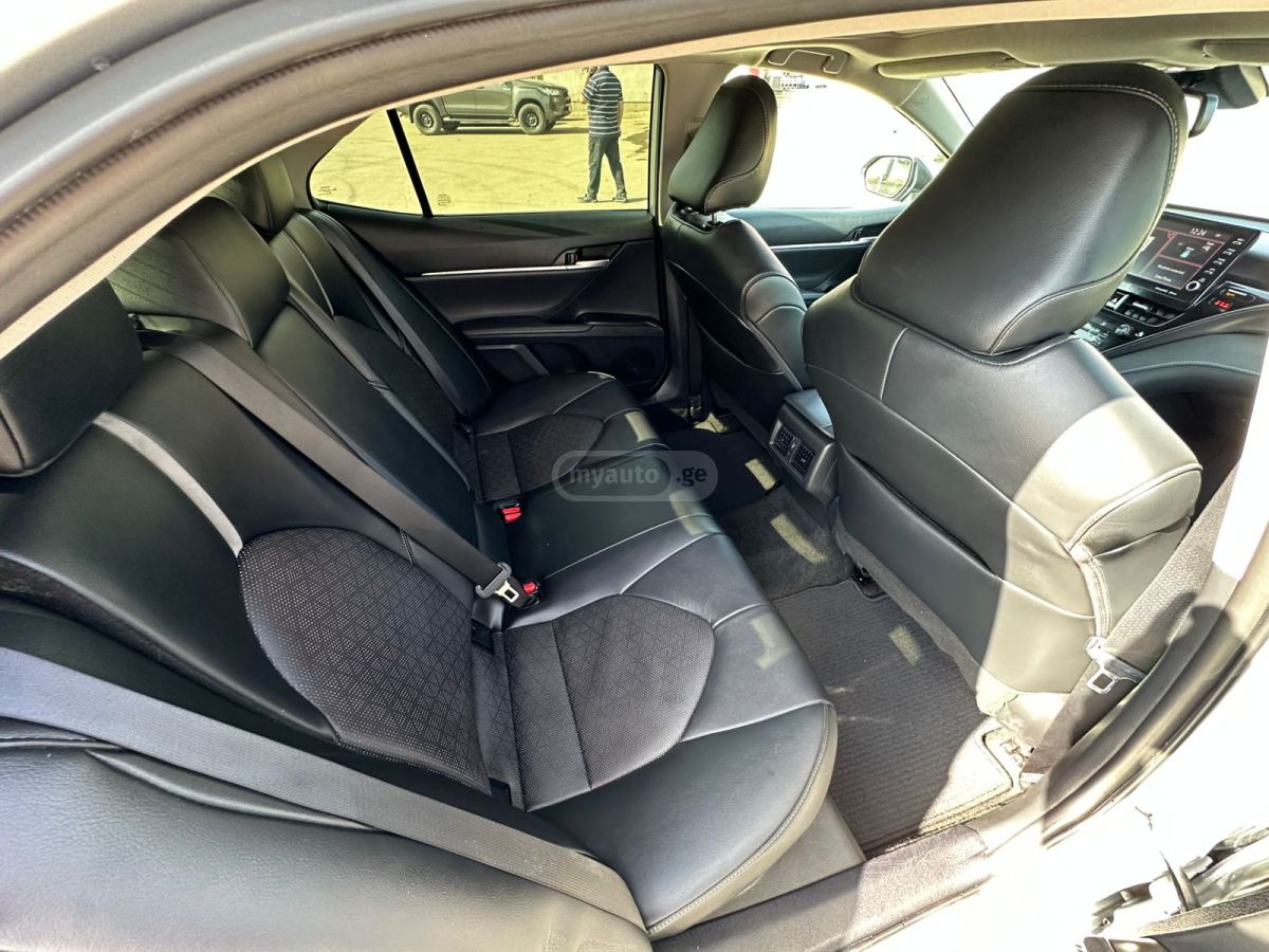 Toyota Camry - фото 12