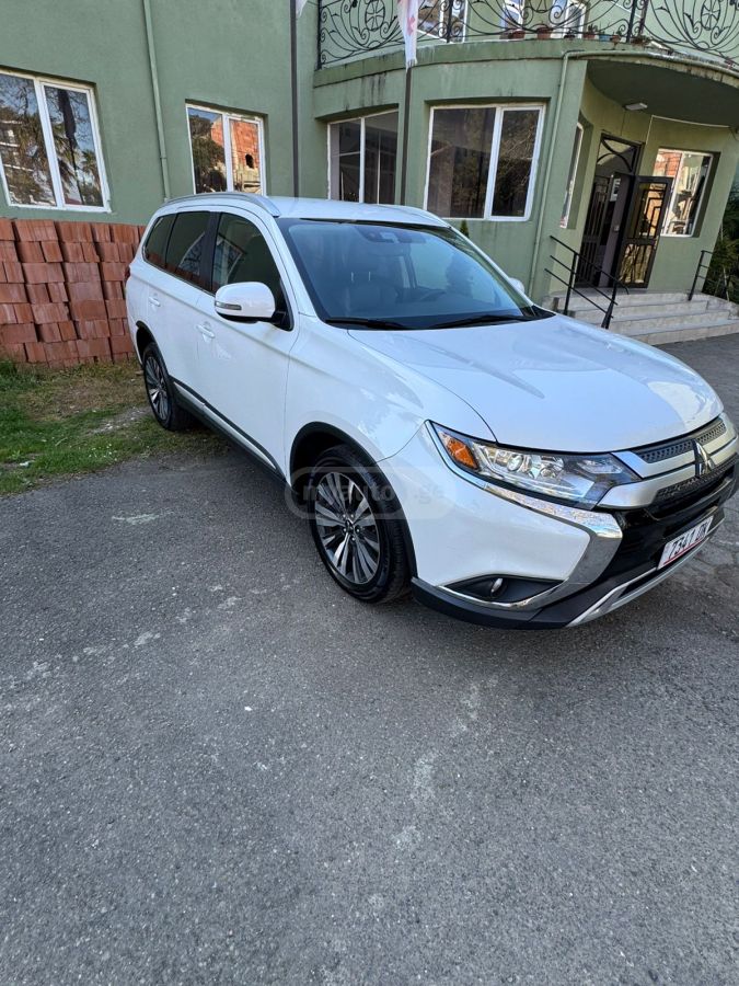 Mitsubishi Outlander - фото 10
