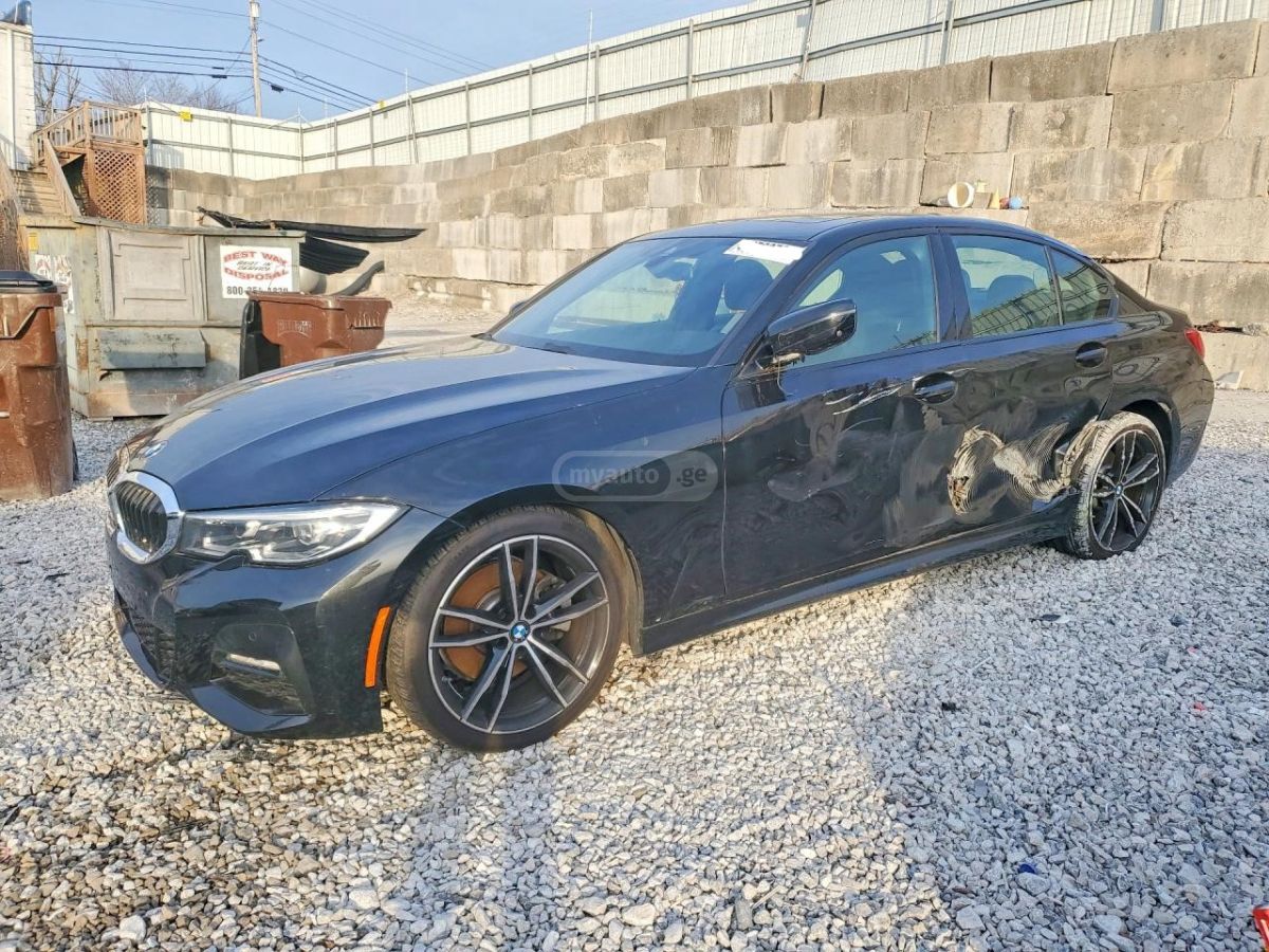 BMW 330 - фото 1