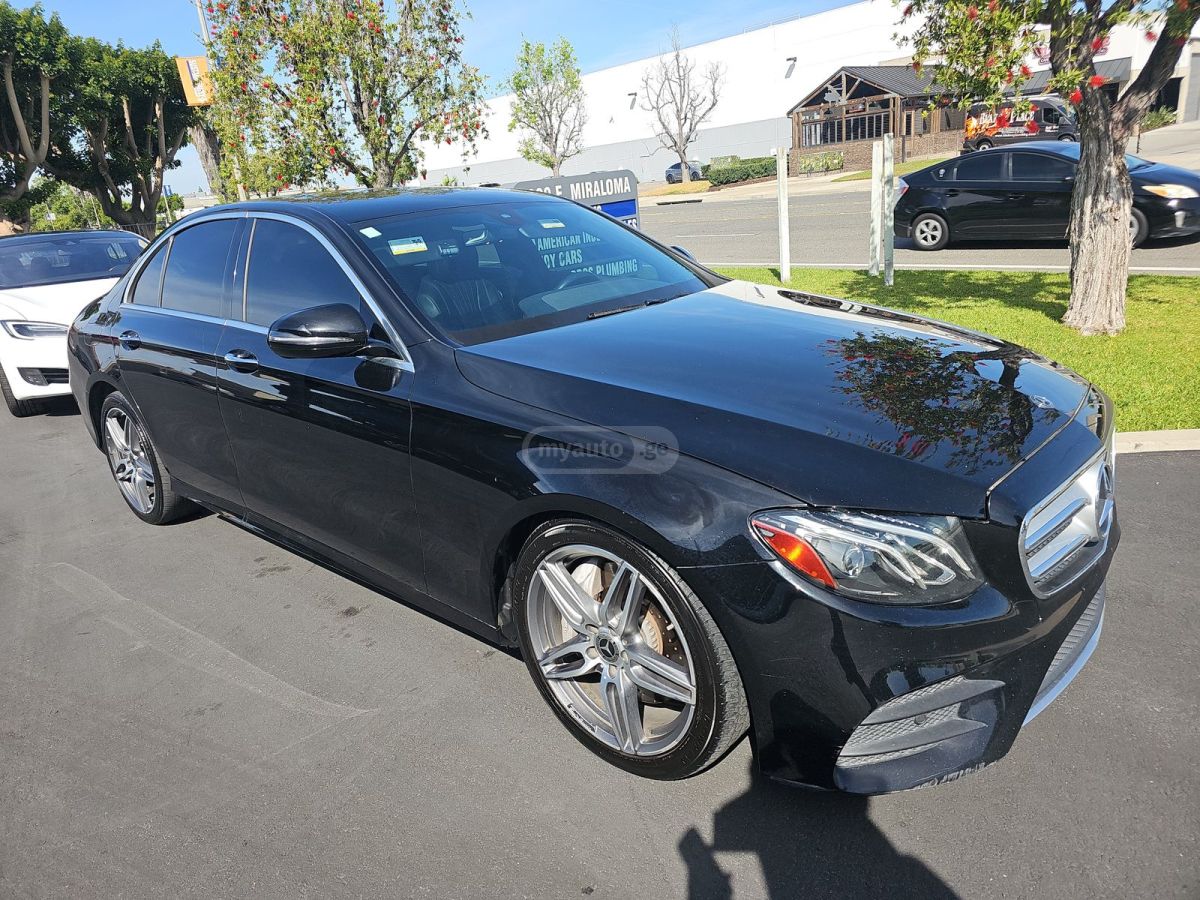 Mercedes-Benz E 350 - фото 1