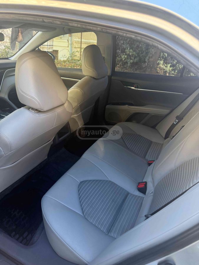 Toyota Camry - фото 12