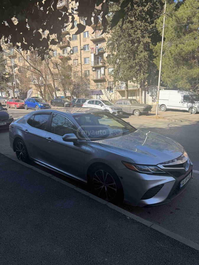 Toyota Camry - фото 5