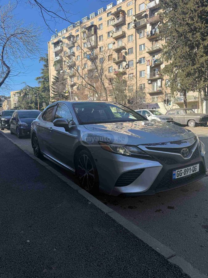Toyota Camry - фото 6
