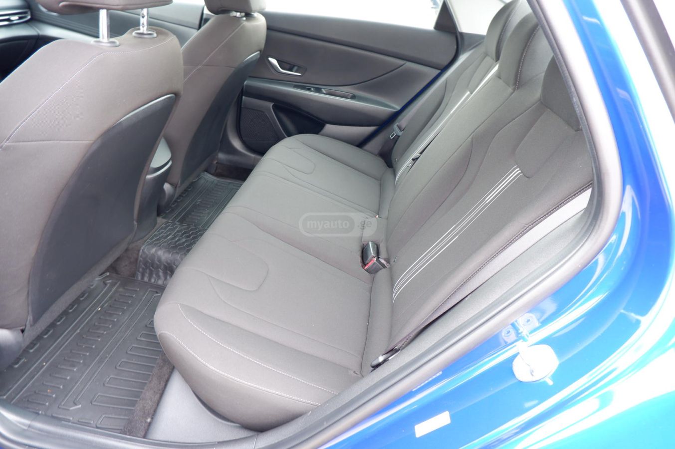 Hyundai SEL 4dr Sedan — миниатюра 8