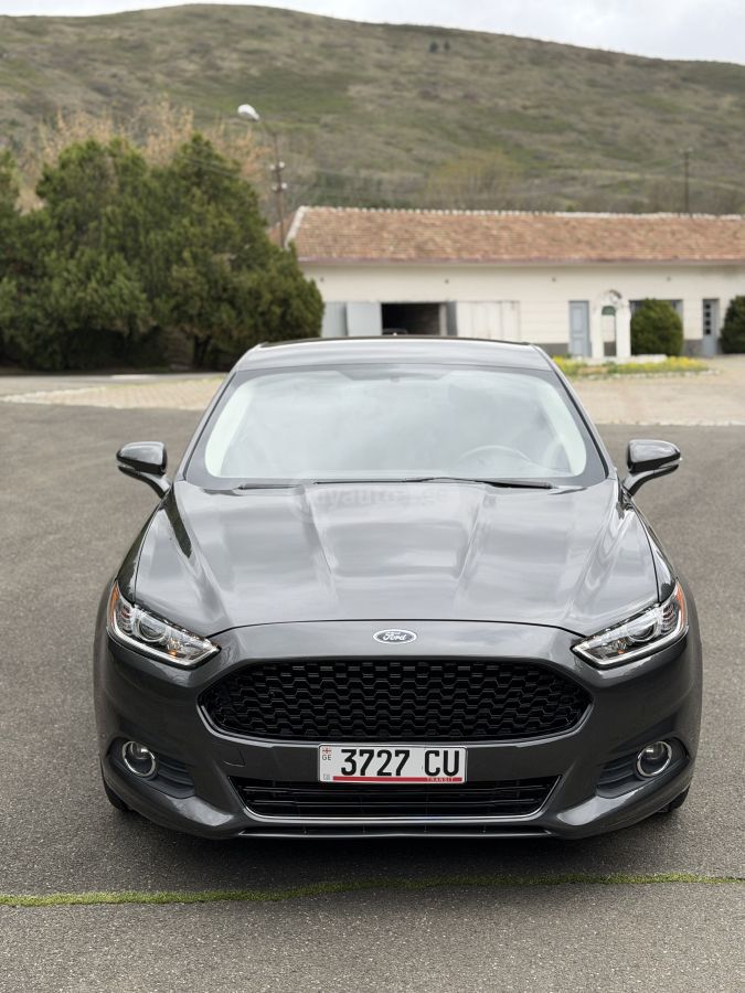 Ford Fusion - фото 1