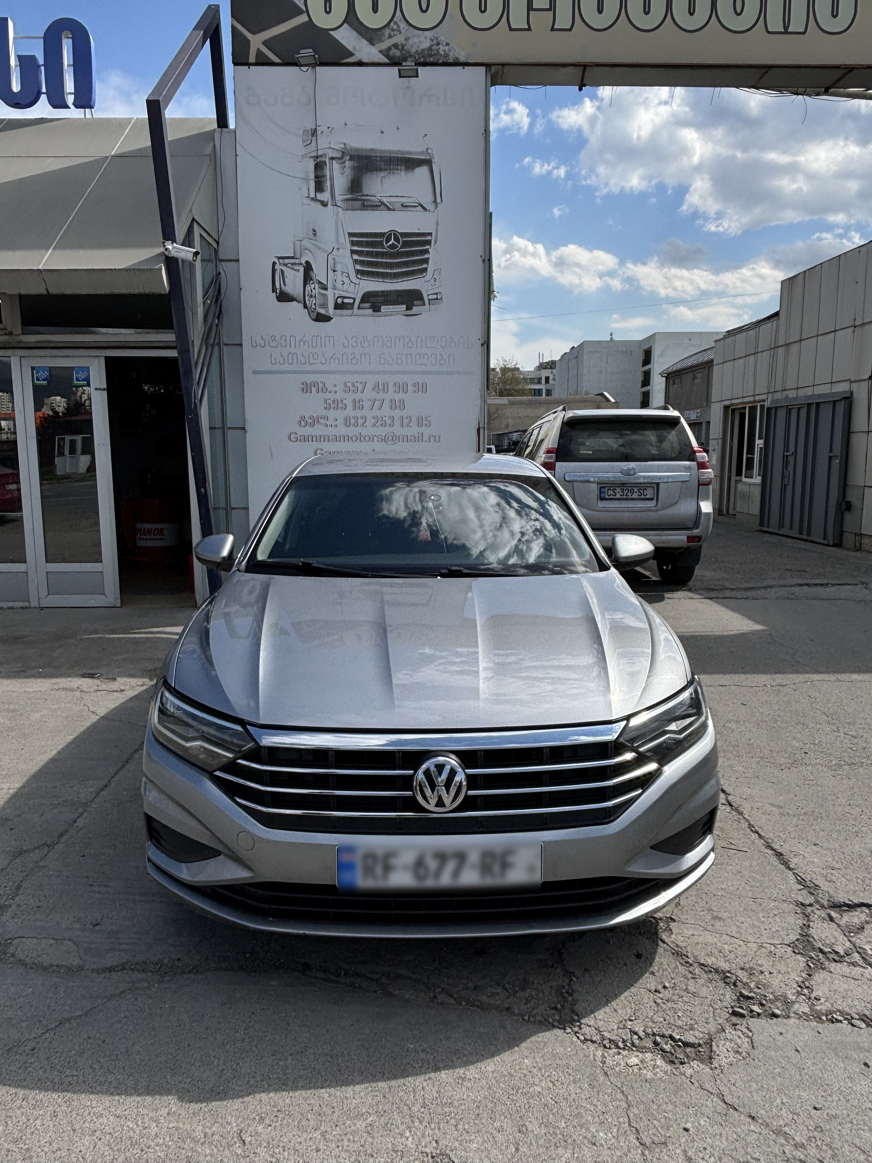 Volkswagen Jetta - фото 1