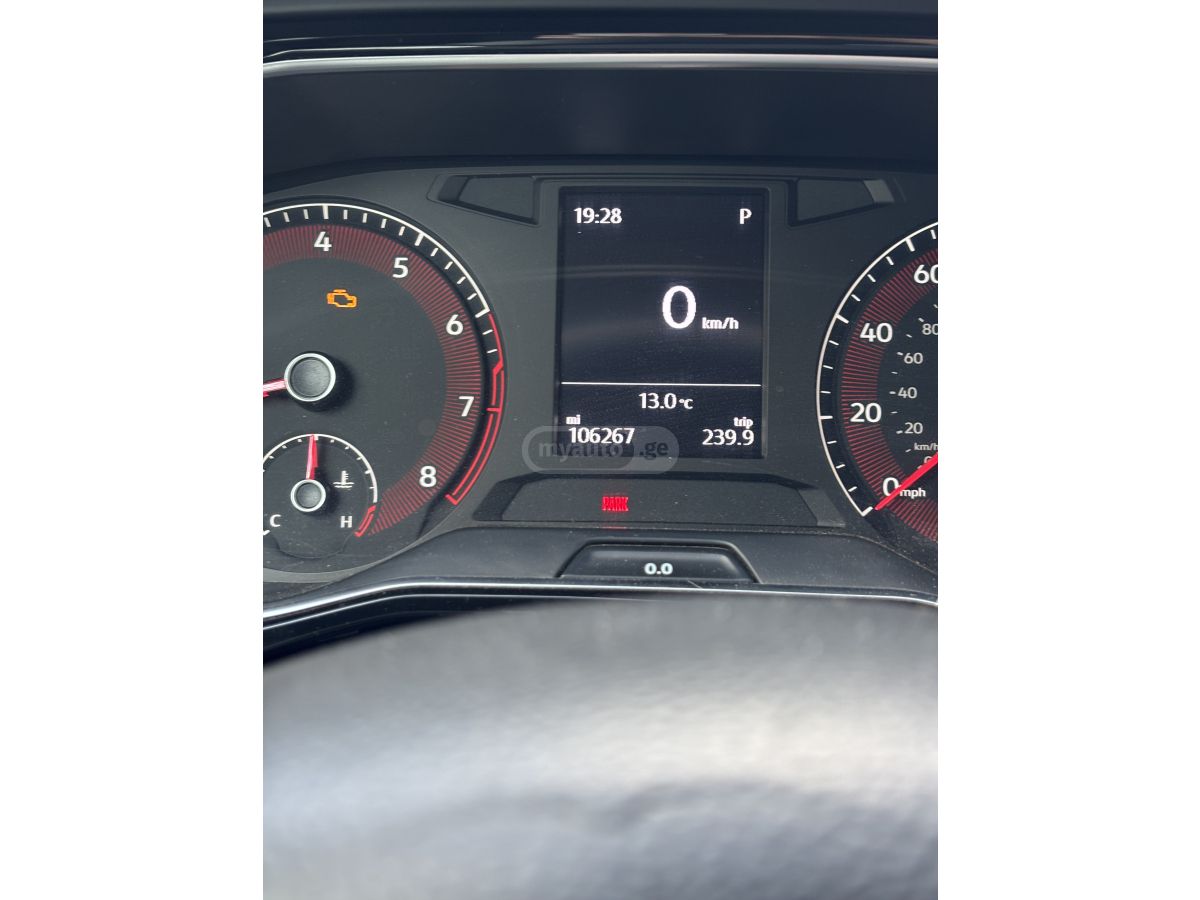 Volkswagen Jetta - фото 8