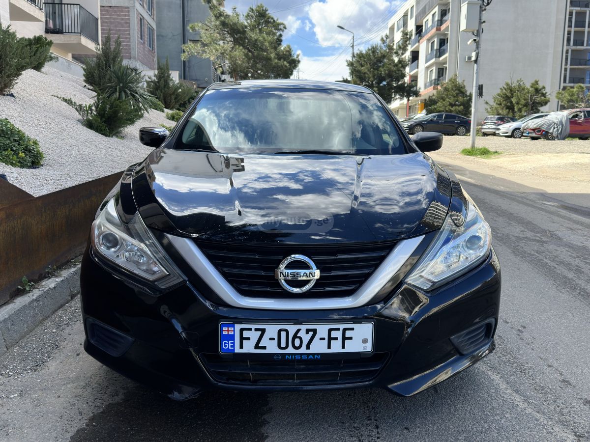 Nissan Altima - фото 2