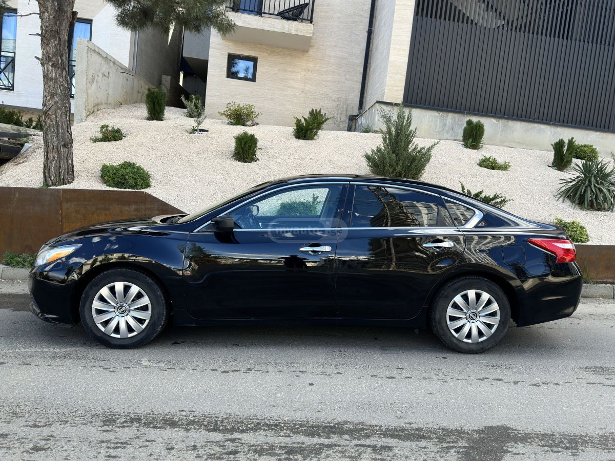Nissan Altima - фото 3