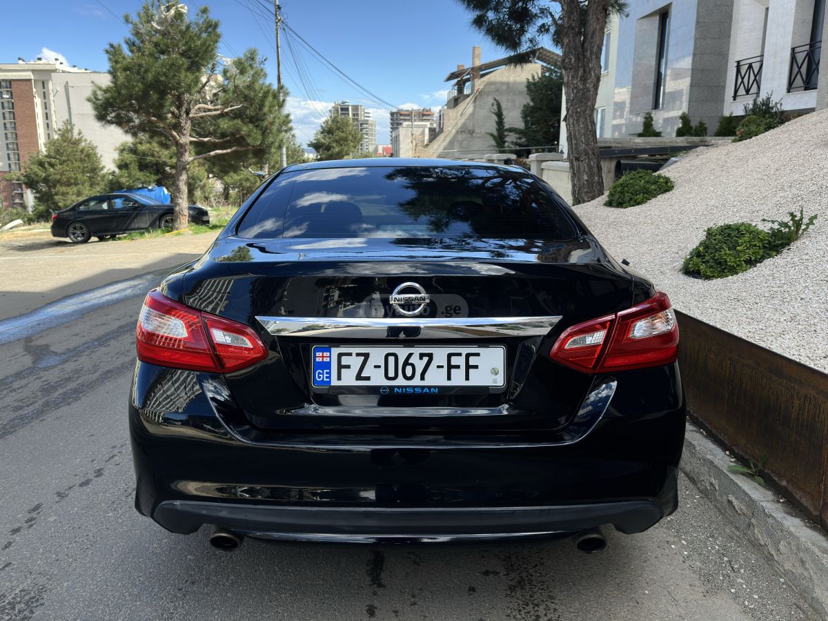 Nissan Altima - фото 4
