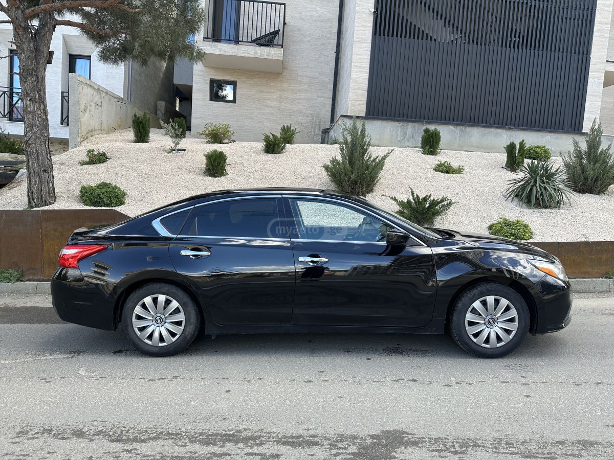 Nissan Altima - фото 5