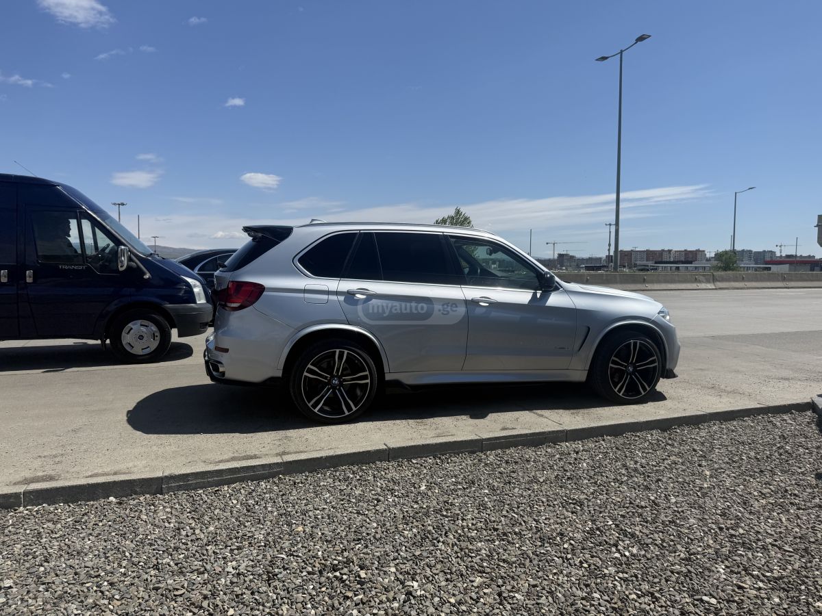 BMW X5 - фото 2