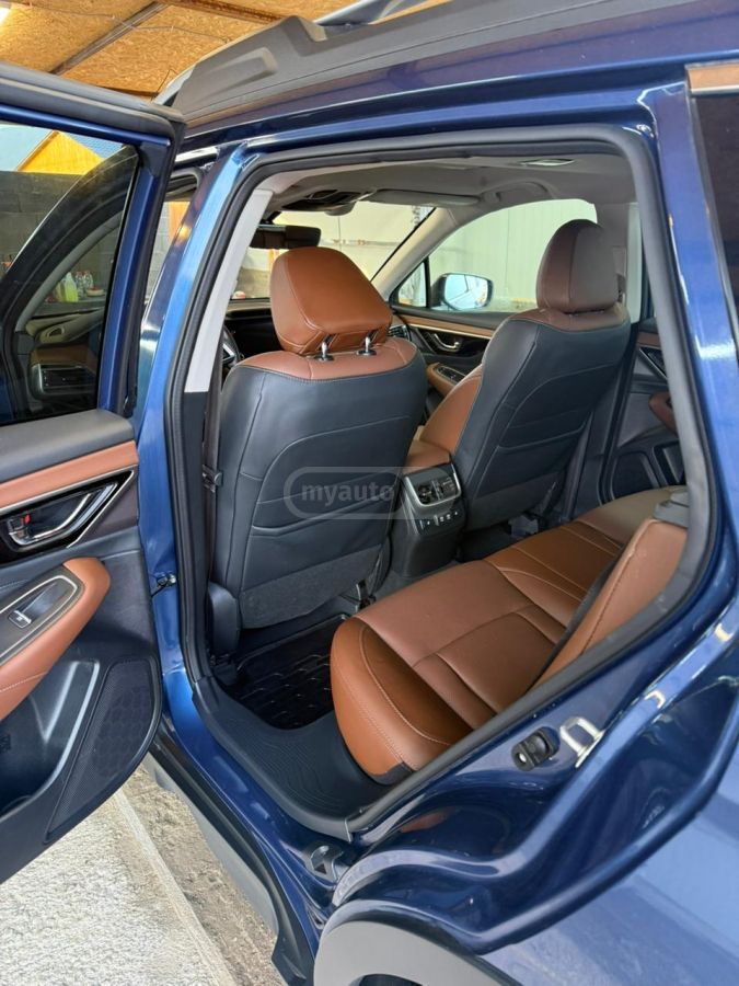 Subaru Touring 4dr All-Wheel Drive CV — миниатюра 6