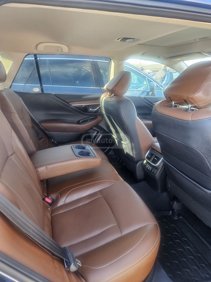 Subaru Touring 4dr All-Wheel Drive CV — миниатюра 9