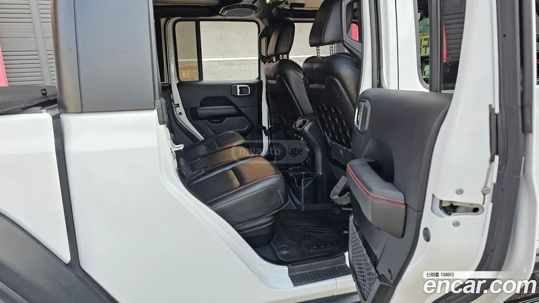 Jeep Gladiator - фото 12