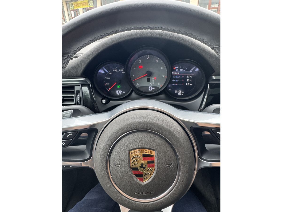 Porsche Macan - фото 14