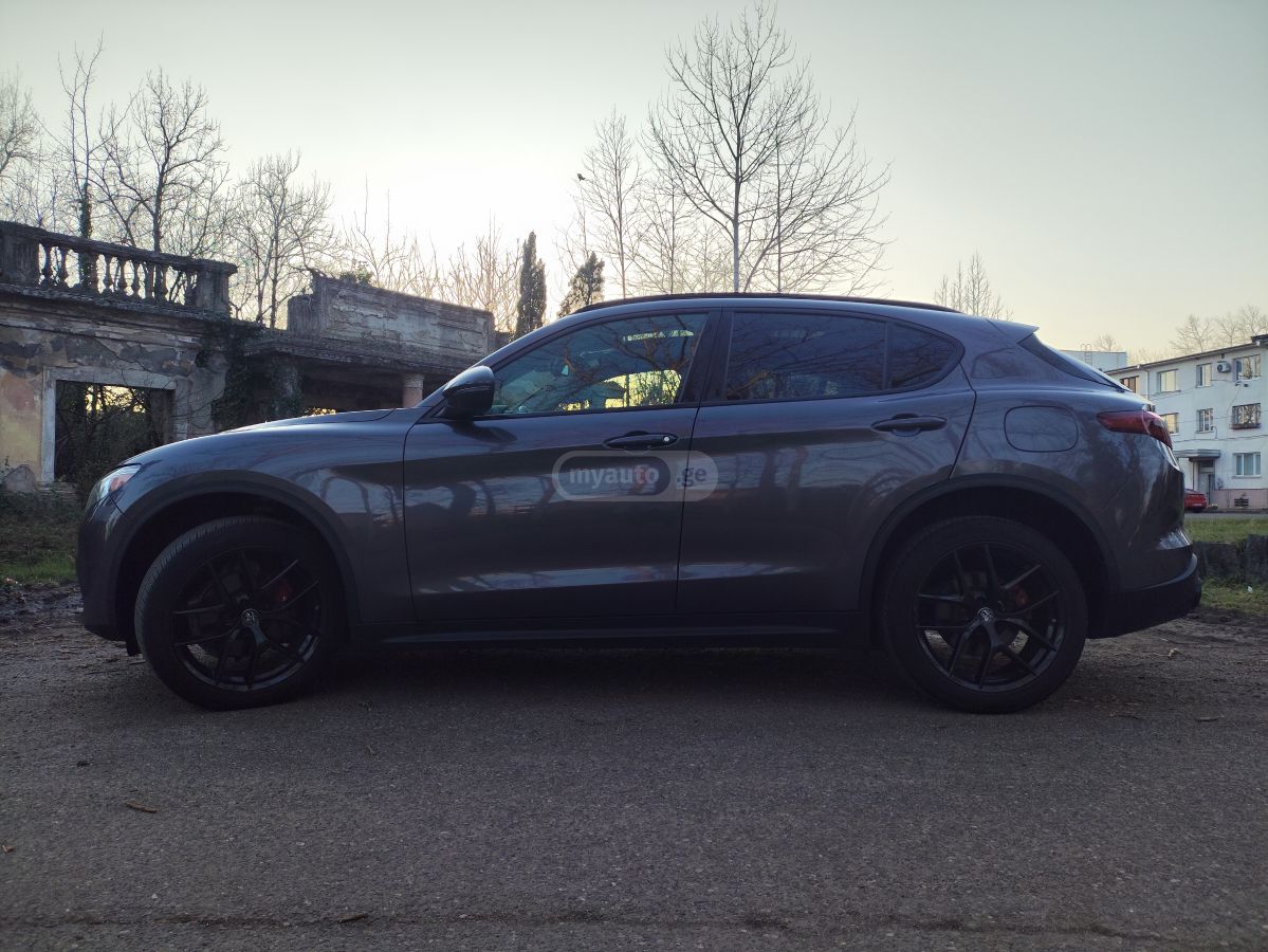 Alfa Romeo Stelvio - фото 14