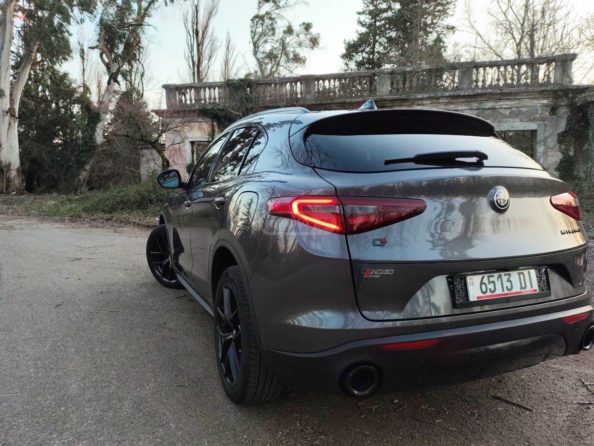 Alfa Romeo Stelvio - фото 4