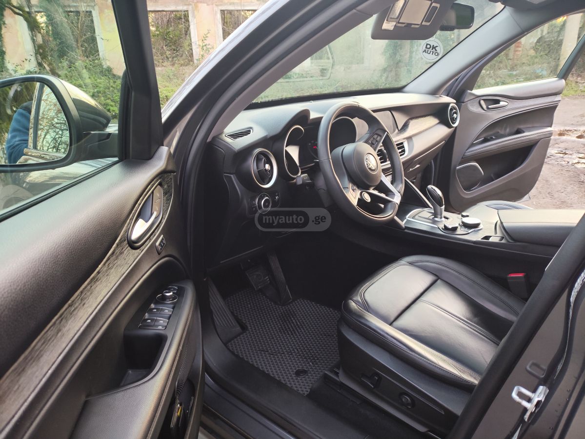 Alfa Romeo Stelvio - фото 8